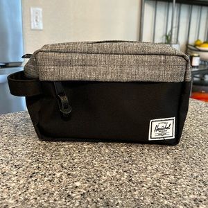 Herschel Travel Pouch